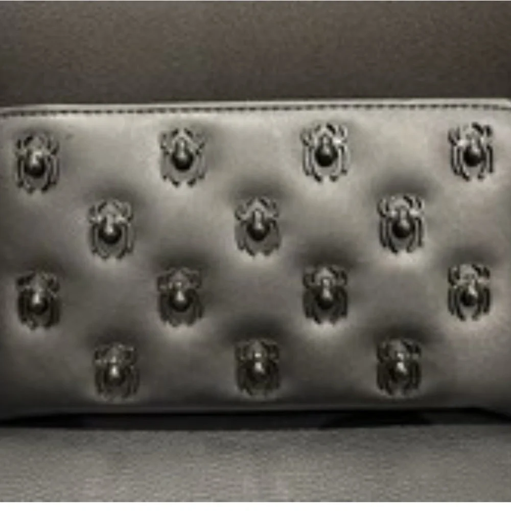 🕷️BETSEY JOHNSON ZIP AROUND SPIDER WRISTLET/WALLET🕷️NWT